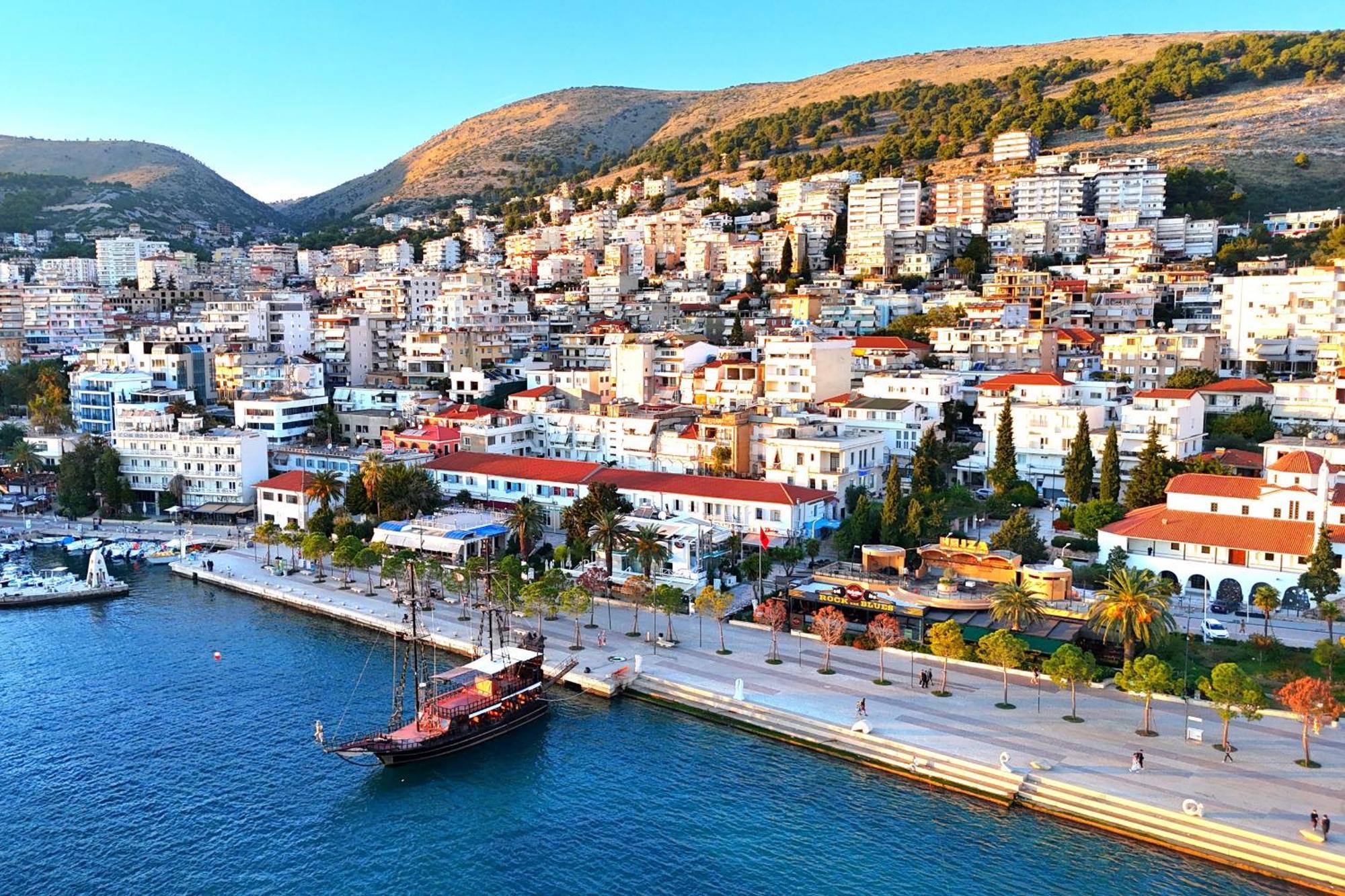 Saranda Holiday Apartments Bagian luar foto