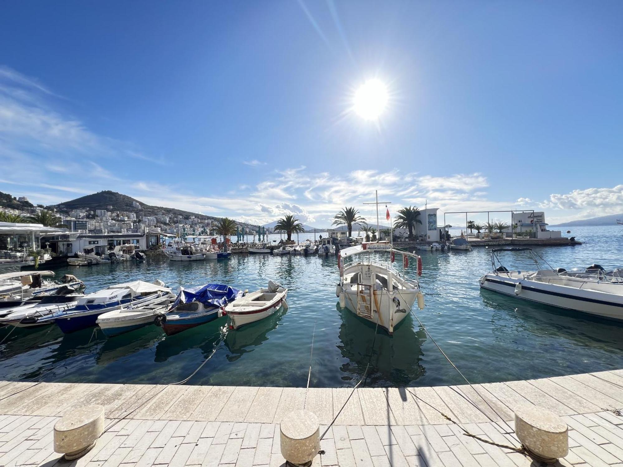 Saranda Holiday Apartments Bagian luar foto