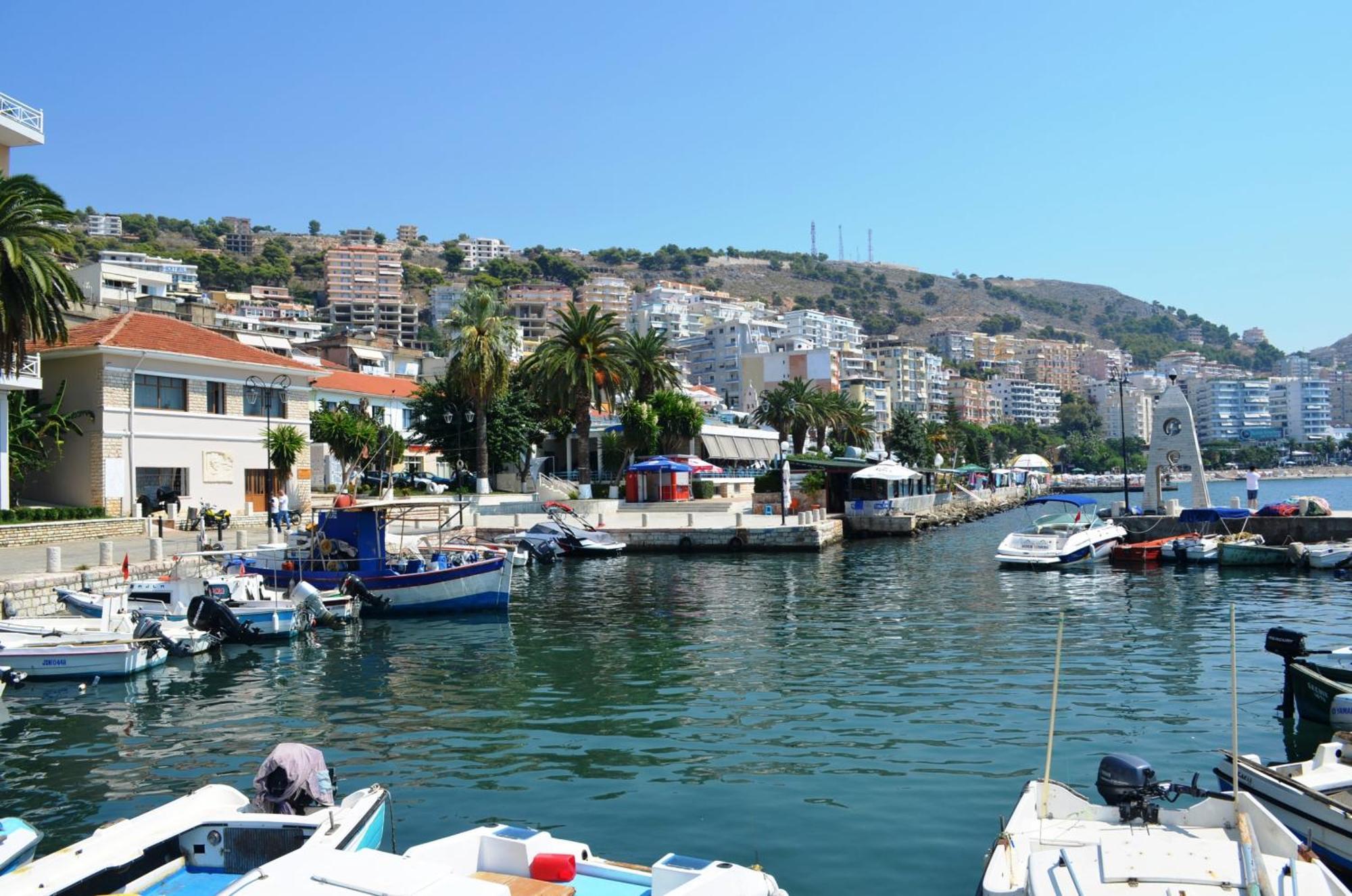 Saranda Holiday Apartments Bagian luar foto